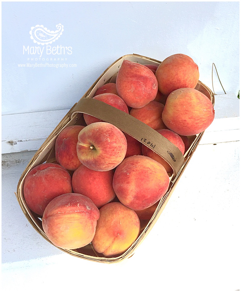 Images of peaches from Sara's Fresh Market in SC | Augusta GA Newborn Photographer | Mary Beth's Photography