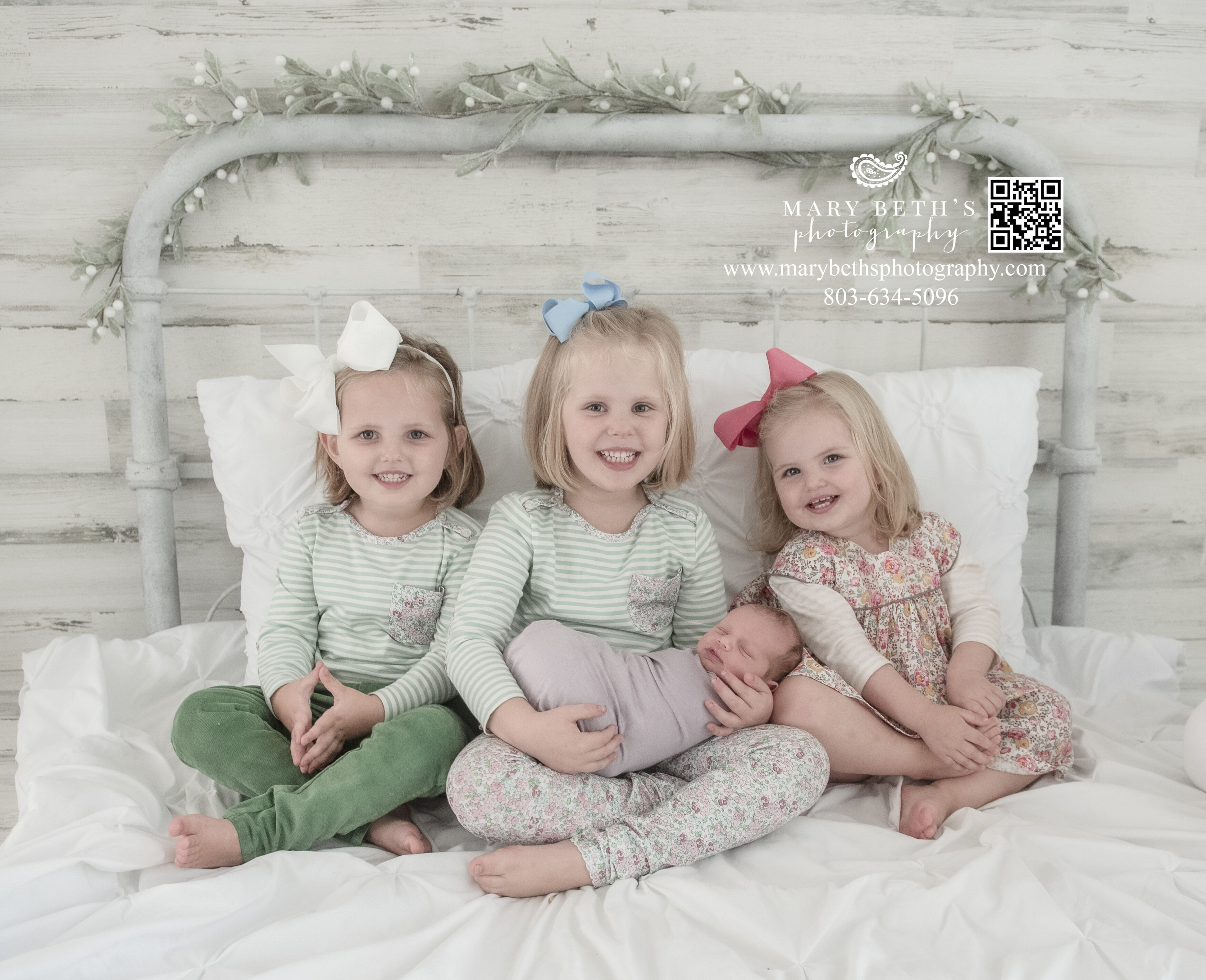 Newborn portraits with siblings in Augusta, GA