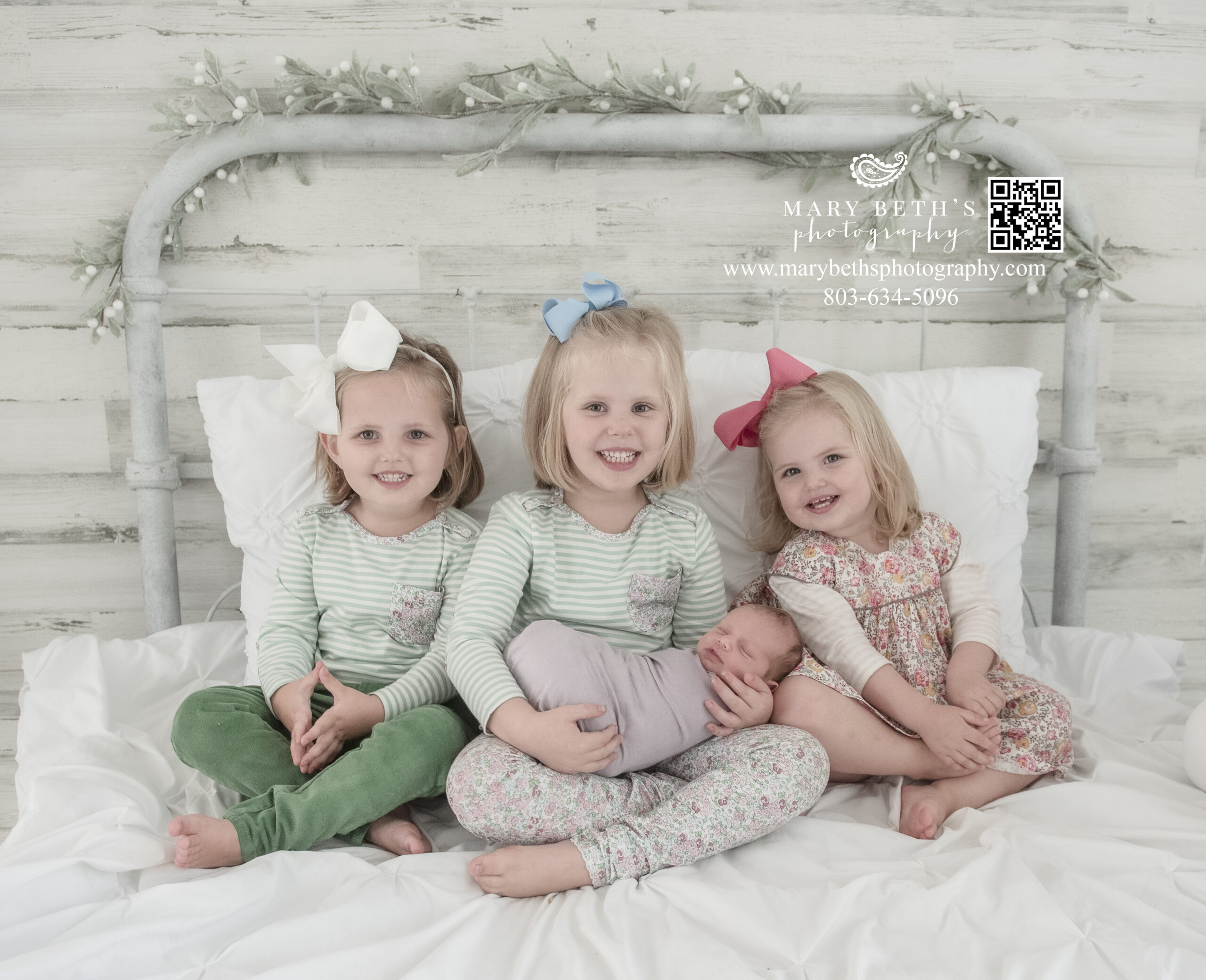 Newborn portraits with siblings in Augusta, GA